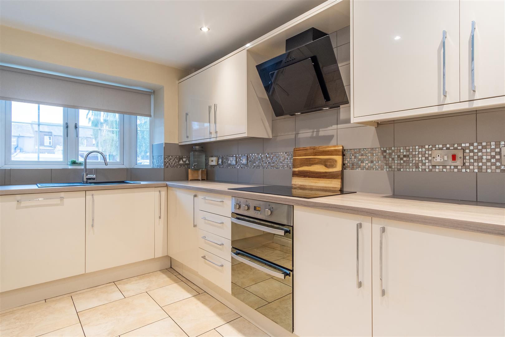 4 bed property in Marsh Fold, Bolton